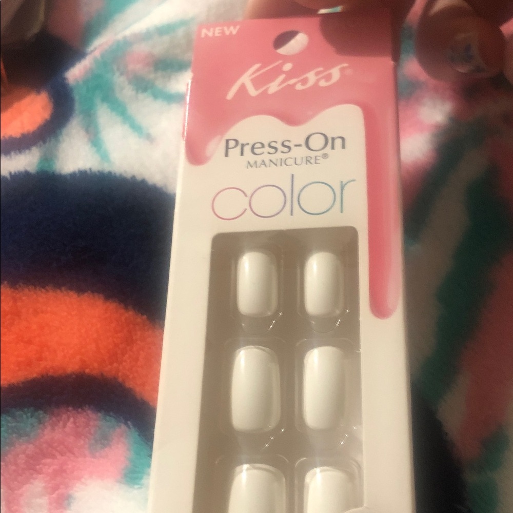 Kiss Press-On Manicure Solid White Press-On Nails